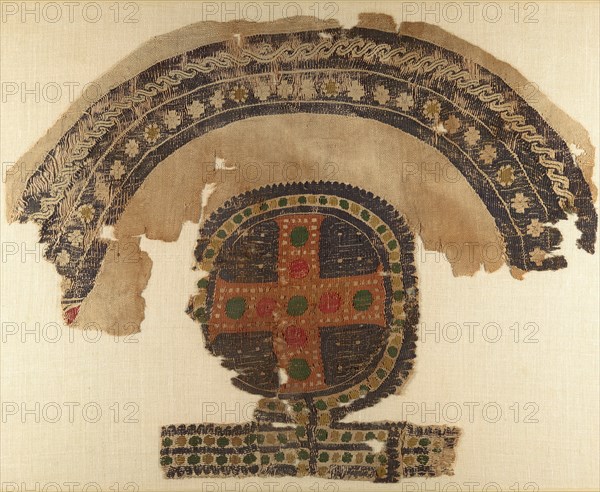 Fragment with an Arch and a Gemmed Cross, Byzantine, 5th-6th century.