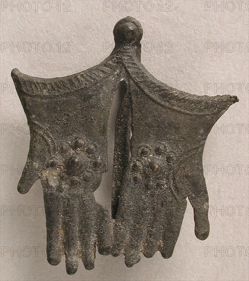 Pilgrim's Badge with Becket's Gloves, British, 15th century.