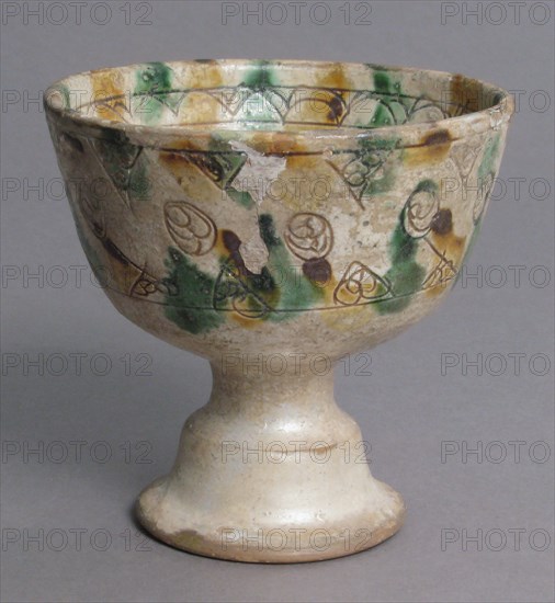 Bowl, Byzantine, 12th-14th century.