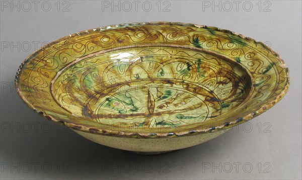 Tricolor Bowl, Byzantine, 14th century.