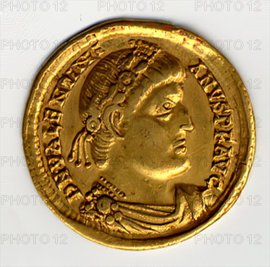 Gold Solidus of Valentinian I (364-75), Byzantine, 364-375.
