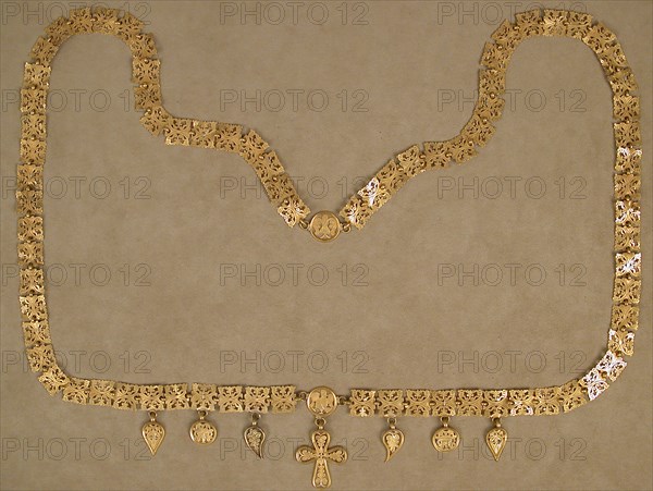 Gold Necklace with Cross, Byzantine, 6th century.
