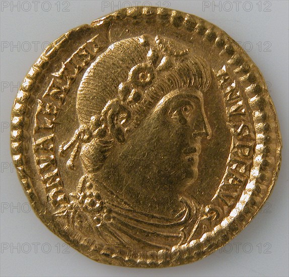 Solidus of Valentinian I (r. 364-375), Byzantine, 364-75.