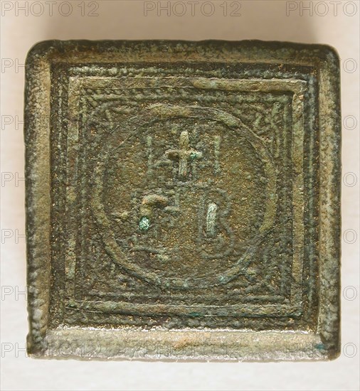 Copper-Alloy Balance Weight with Cross in a Circular Border