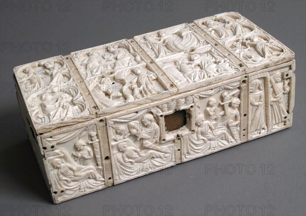 Casket with Romance Scenes