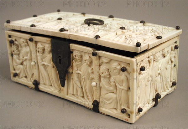 Casket with Romance Scenes