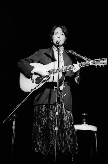 Joan Baez, Odeon Hammersmith, London, 1977.