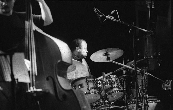 Jeff ?Tain? Watts, Ronnie Scott?s Jazz Club, Soho, London, April 2001.