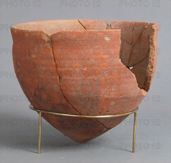 Vase, Coptic, 4th-7th century.