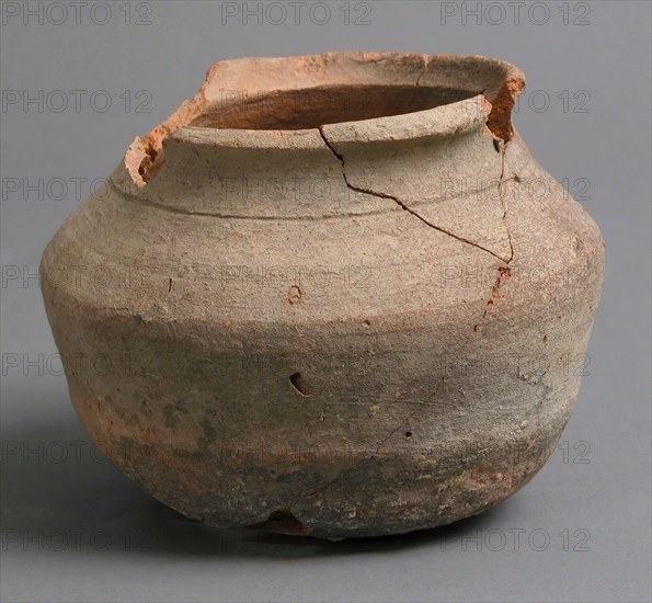 Pot, Coptic, 4th-7th century.