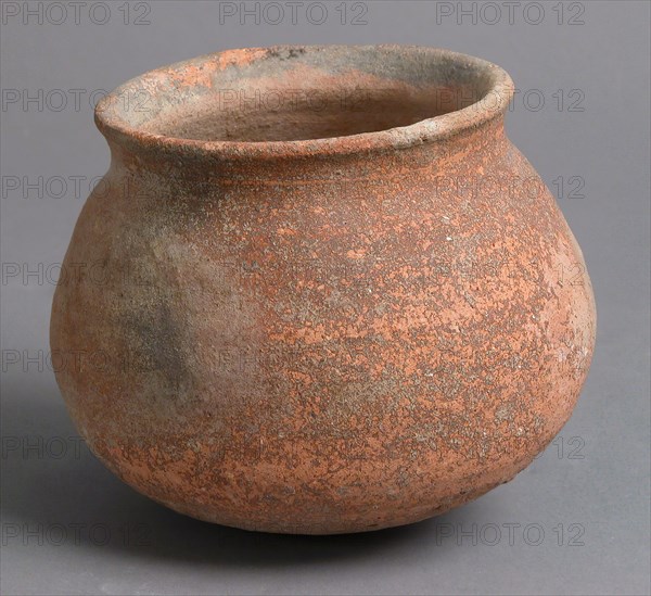 Pot, Coptic, 4th-7th century.