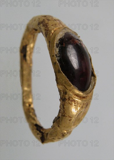 Finger Ring, Frankish, 7th century.