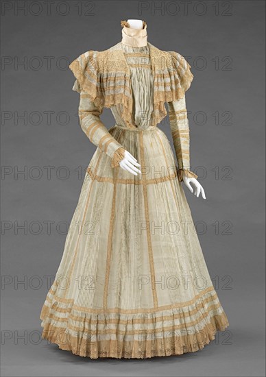 Afternoon dress, French, ca. 1900.