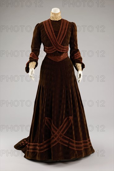 Afternoon dress, French, ca. 1903.