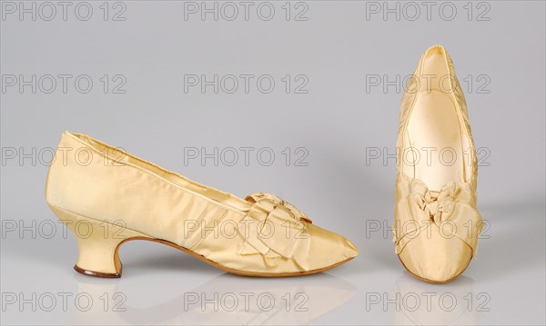 Evening shoes, French, 1880-90.