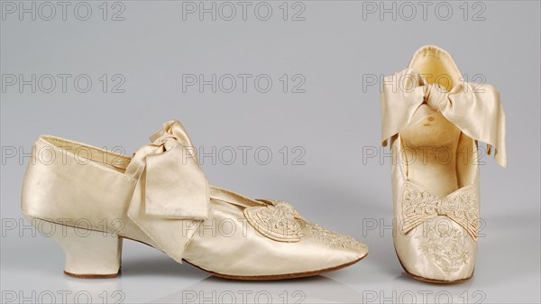 Evening shoes, French, 1885-90.