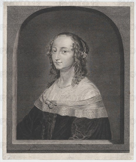 Portrait of a woman with a lace collar and a necklace