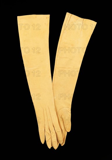 Evening gloves