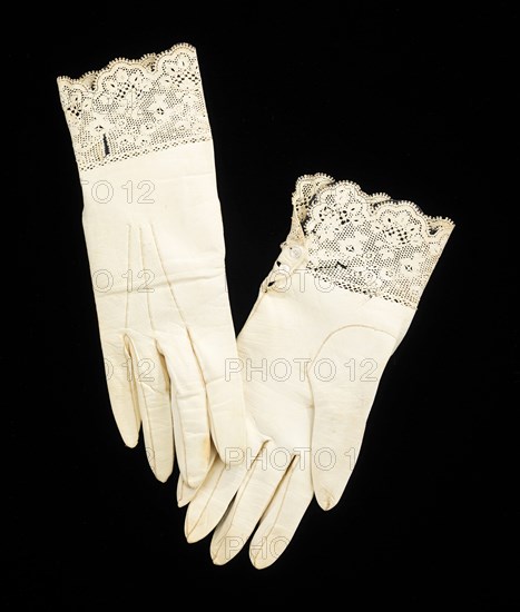 Wedding gloves