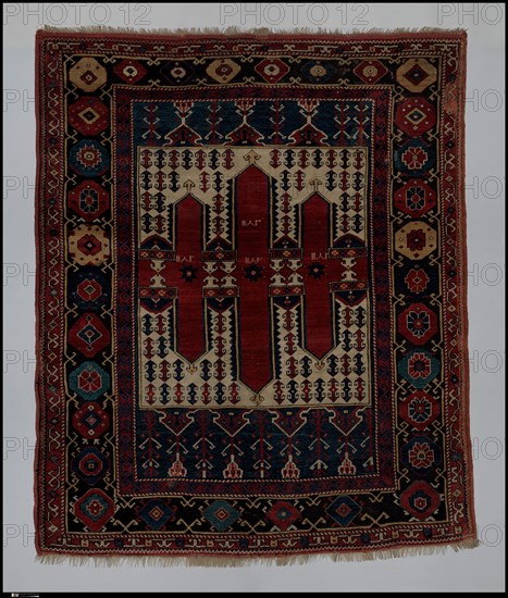 Carpet with Double-Ended Triple Niche