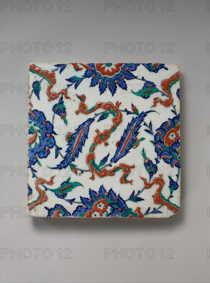 Tile with Floral and Cloud-band Design