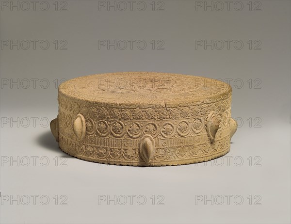 Dish, Iran or Iraq, 7th century.
