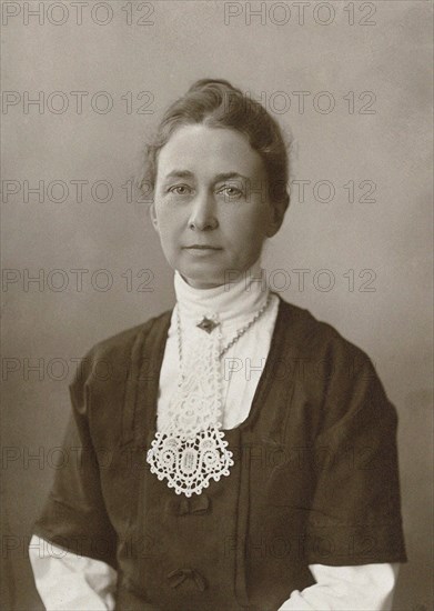 Hilma af Klint , 1910s. Found in the collection of Courtesy of Stiftelsen Hilma af Klints Verk.