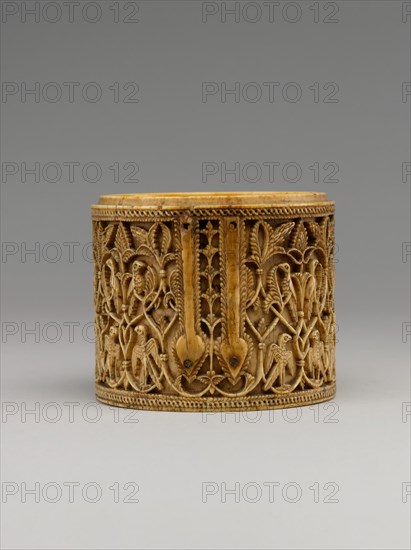 Cylindrical Box (Pyxis), Spain, 10th century.