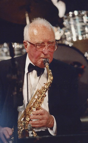 Roy Wiillox, Stan Reynolds Big Band, New Milton, 2008.