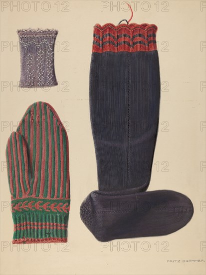 Zoar Beaded Wristlet, Mitten and Sock, c. 1938.