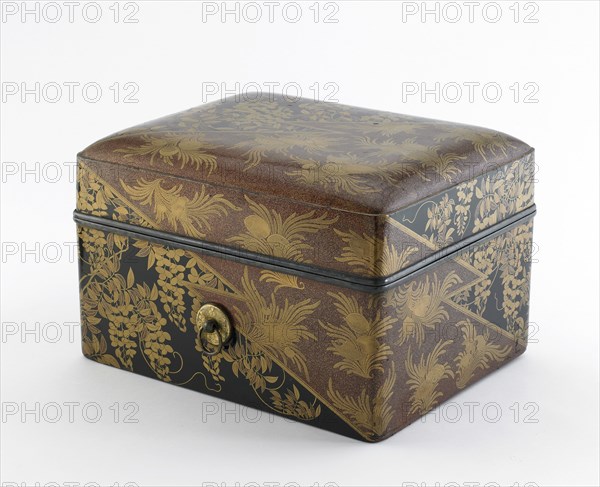 Box for personal accessories (tebako), Momoyama or Edo period, early 17th century. Creator: Unknown.