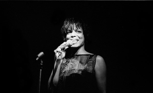 Nnenna Freelon, Ronnie Scott’s Jazz Club, London, 7/2000. Creator: Brian O'Connor.