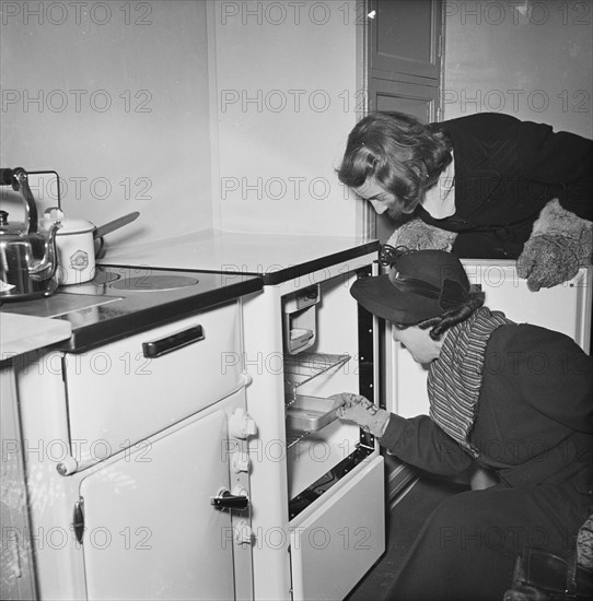 Hareclive Road, Hartcliffe, City of Bristol, City of Bristol, 30/11/1952. Creator: John Laing plc.