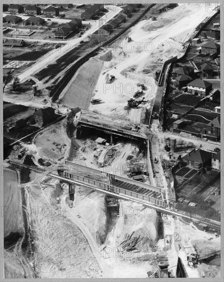 M1 Motorway, Structure 9 Luton-Dunstable Railway Bridge, Caddington, Central Bedfordshire, 24/04 Creator: John Laing plc.