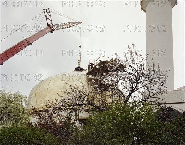 London Central Mosque and The Islamic Cultural Centre, Park Road, Regent's Park, GLA, 15/03/1977. Creator: John Laing plc.