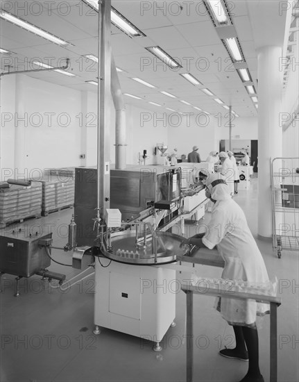 Napp Laboratories, Milton Road, Cambridge Science Park, Milton, Cambridgeshire, 06/09/1983. Creator: John Laing plc.