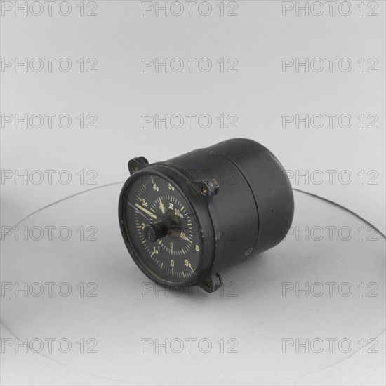 Fuel quantity indicator, Japanese Navy. Creator: Yanagi Manufacturing Plant.