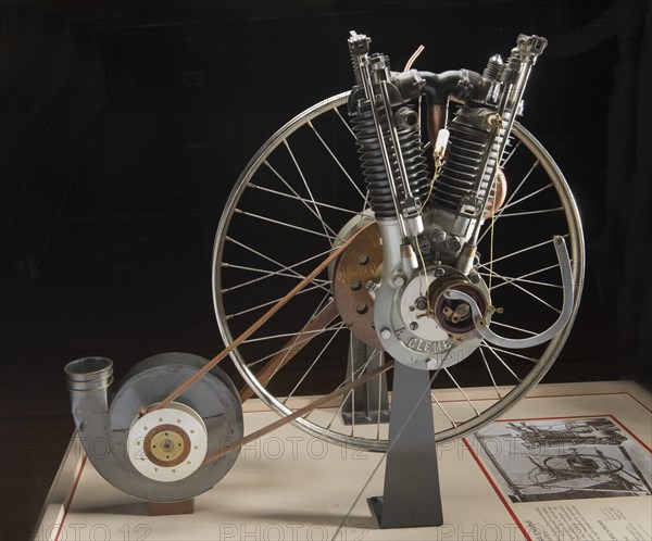 Clement V-2 Engine, 1903. Creator: Clément-Bayard.