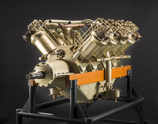 Curtiss V-X, V-8 Engine, Circa 1915. Creator: Curtiss Aeroplane and Motor Company.