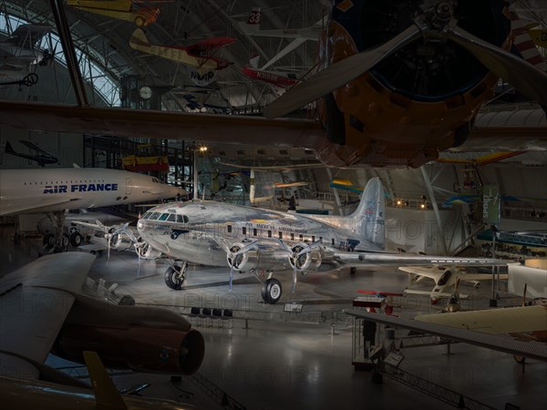 Boeing 307 Stratoliner "Clipper Flying Cloud", 1938. Creator: Boeing Aircraft Co..