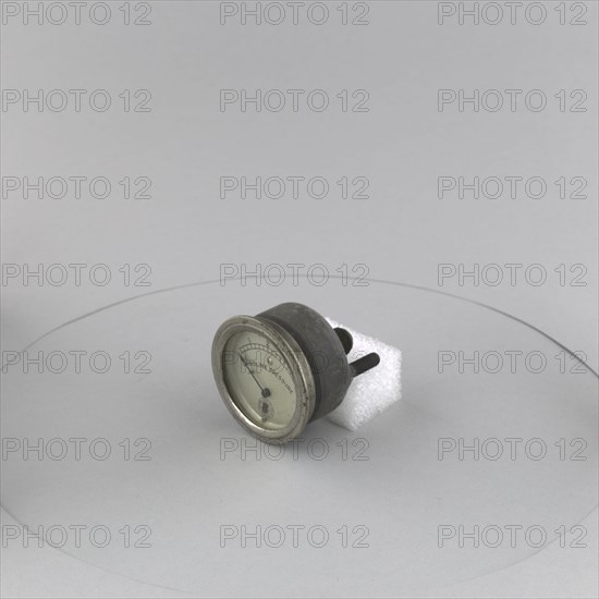 Indicator, Fuel Pressure. Creator: National Gauge & Equipment Co..