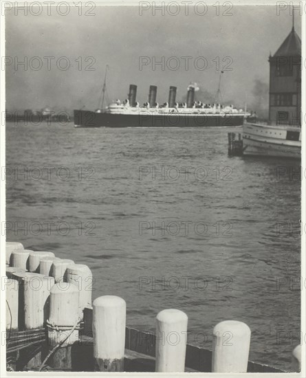 Outward Bound, The Mauretania, 1910, printed 1918/32. Creator: Alfred Stieglitz.