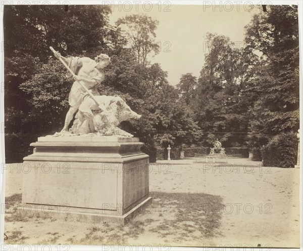 Versailles, Bosquet de l' Arc de Triomphe, 1901. Creator: Eugene Atget.