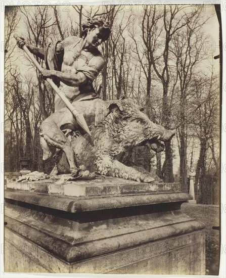 Versailles, Bosquet de l' Arc de Triomphe, 1904. Creator: Eugene Atget.