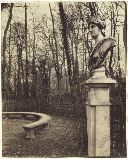 Versailles, Bosquet de l'Arc de Triomphe, 1904. Creator: Eugene Atget.