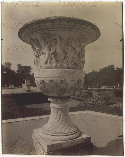 Versailles, Vase, 1905. Creator: Eugene Atget.