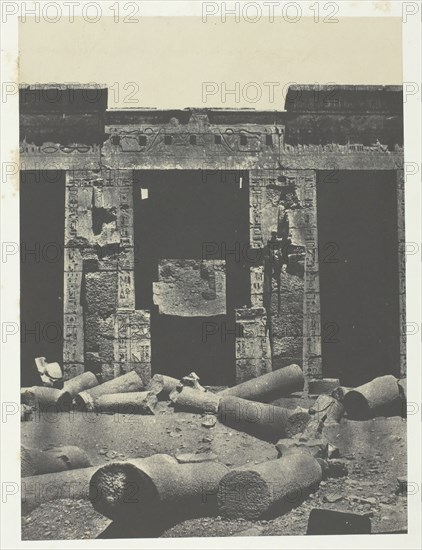 Médinet-Habou, Partie Orientale du Péristyle du Palais de Ramsès-Méiamoun; Thèbes, 1849/51. Creator: Maxime du Camp.