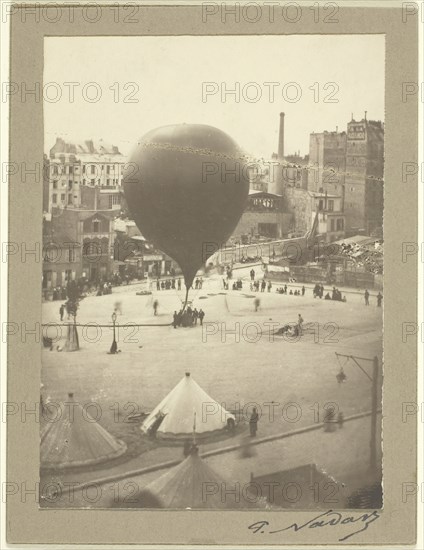 Le Neptune, Place Saint-Pierre à Montmartre, September 23, 1870. Creator: Nadar.