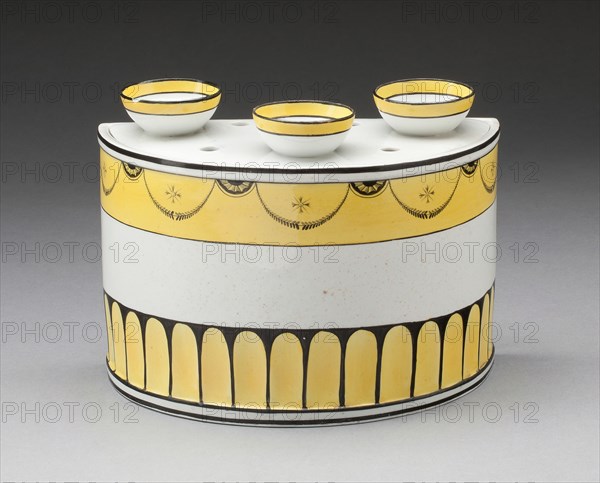 Bulb Pot with Cover (one of a pair), England, 18th/19th century. Creator: Unknown.