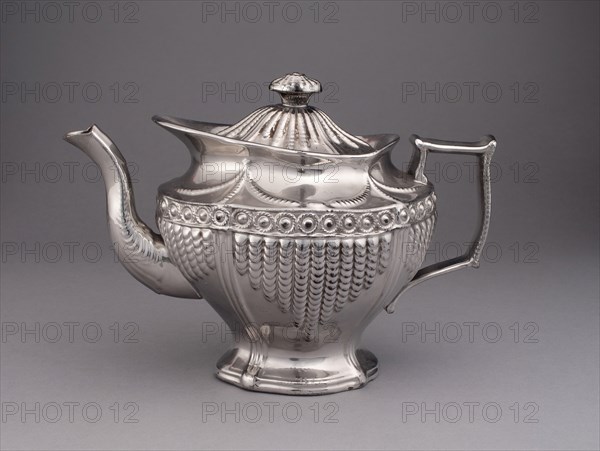 Teapot, Staffordshire, c. 1820. Creator: Staffordshire Potteries.